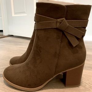American Eagle Brown Suede Booties